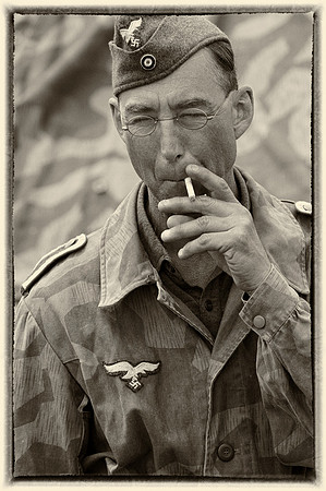 Re-enactor_16_Slv (1 of 1)