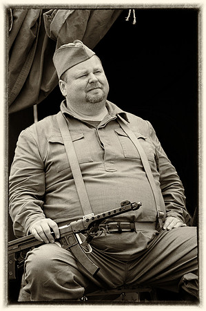 Re-enactor_5_Slv (1 of 1)