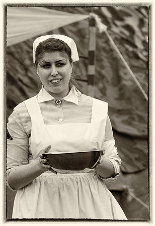 Re-enactor_25_Slv (1 of 1)