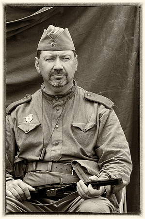 Re-enactor_6_Slv (1 of 1)