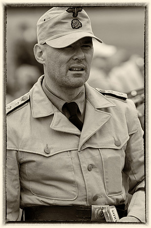 Re-enactor_11_Slv (1 of 1)