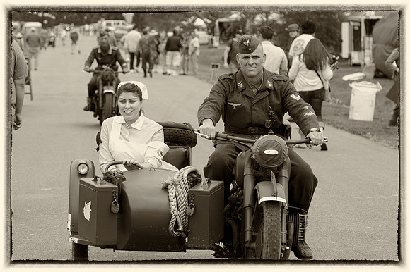 Re-enactor_35_Slv (1 of 1)