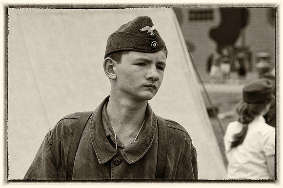 Re-enactor_13_Slv (1 of 1)