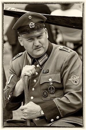 Re-enactor_23_Slv (1 of 1)