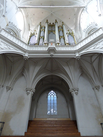 P1530989-2