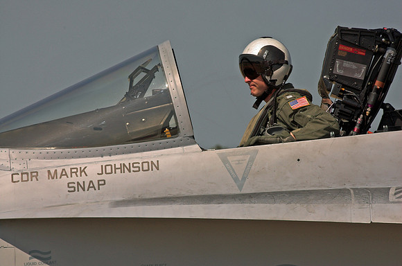 F-18_Taxi_e-1